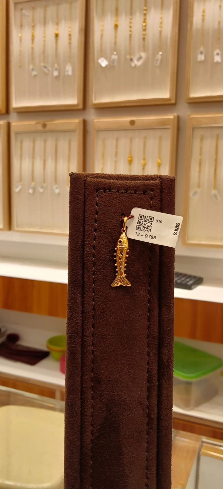 Single Hook Dollar